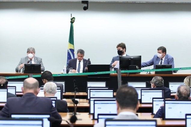 João Azevêdo se reúne com bancada federal e assegura investimentos para obras na Paraíba