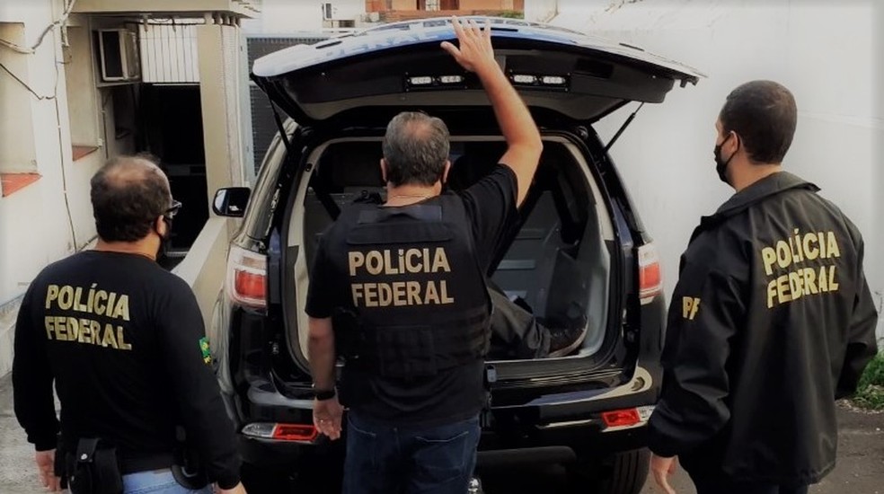 Ex-prefeito de Riacho dos Cavalos é preso pela Polícia Federal acusado de praticar irregularidades com recursos do FUNDEB e PNAE